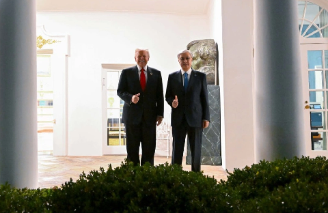 Қасым-Жомарт Тоқаев пен Дональд Трамп еркін форматта әңгімелесті